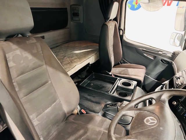 Mercedes Axor 1824 Sleeper Cab Flatbed