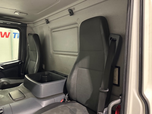 Scania P280 6×2 Rear Lift Day Cab Fridge Box