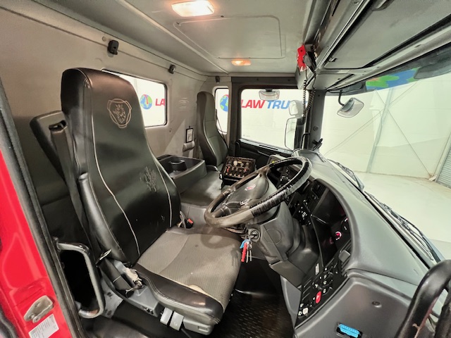Scania P410 8×4 Day Cab Hookloader Manual