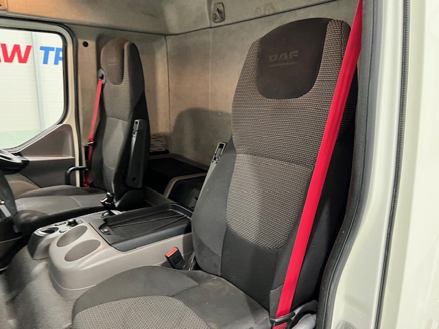 DAF LF 250 4×2 Rest Cab Fridge Box