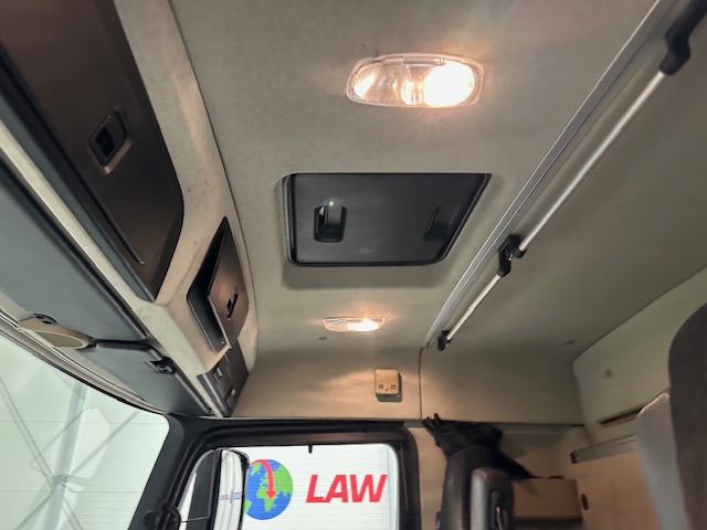 Mercedes Actros 2530 6×2 Sleeper Cab Curtainsider