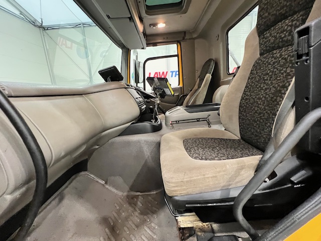DAF CF75 310 6×4 Day Cab Gritter