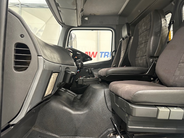 Mercedes Axor 2628 6×4 Day Cab Hookloader Gritter