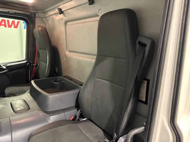 Scania P280 6×2 Rear Lift Day Cab Fridge Box