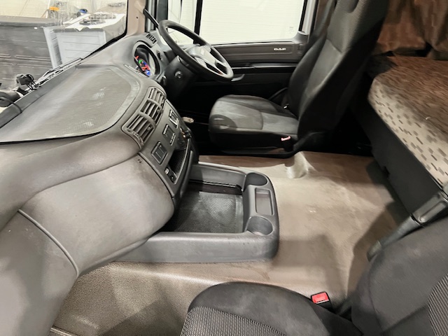 DAF CF 400 4×2 Sleeper Cab Tractor Unit