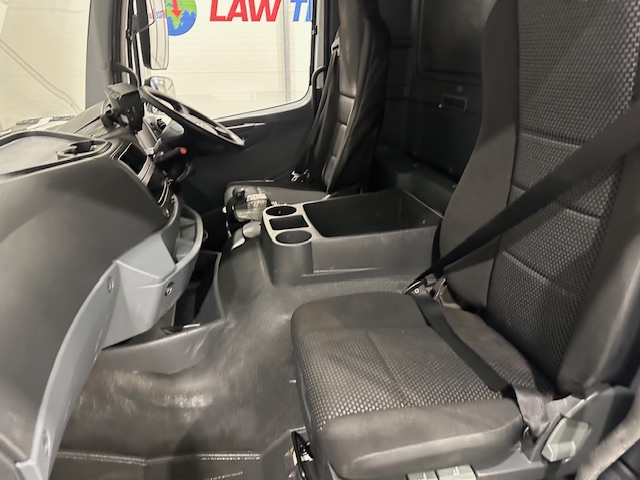 Mercedes 1824 4×2 Day Cab Curtainsider