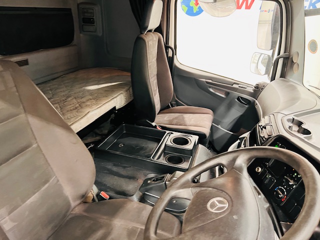 Mercedes Axor 1824 Sleeper Cab Flatbed