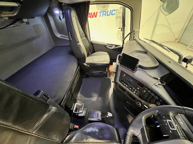 Volvo FH 500 6×2 Midlift Tractor Unit