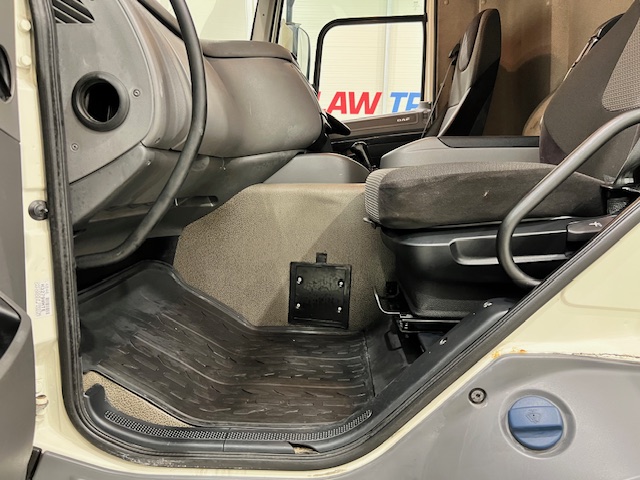 DAF CF 290 6×2 Rear Steer Fridge Box