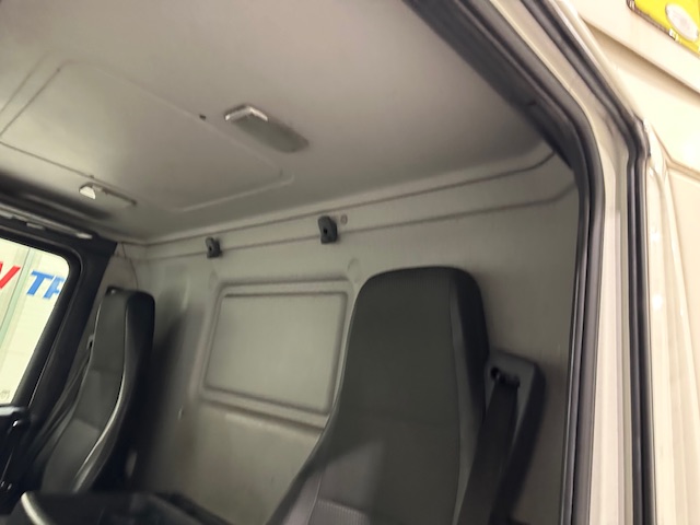 Scania P280 6×2 Rear Lift Day Cab Fridge Box