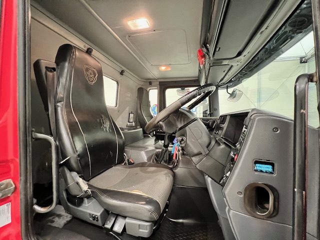 Scania P410 8×4 Day Cab Hookloader Manual