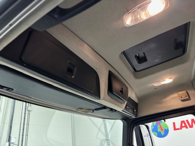 Mercedes Actros 2530 6×2 Sleeper Cab Curtainsider