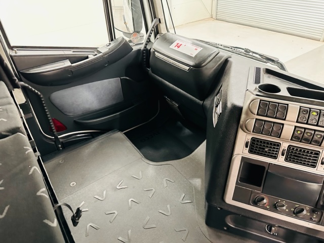 Iveco Stralis 450 4×2 Tractor Unit