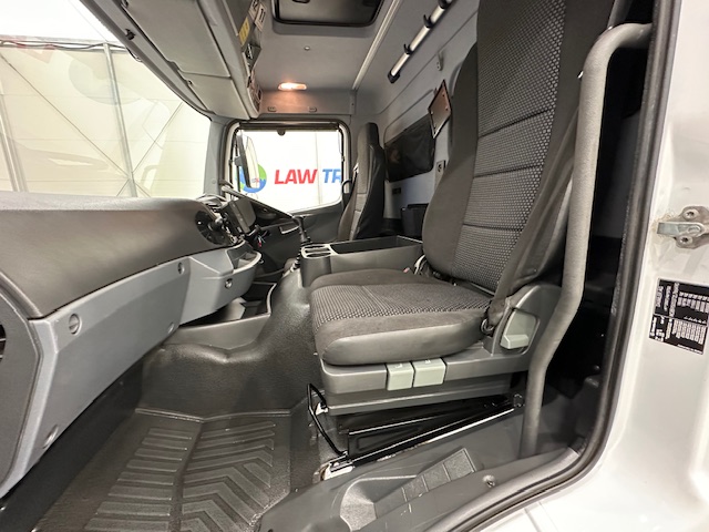Mercedes Axor 1824 Day Cab Fridge Box