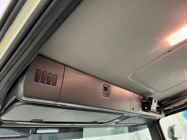 Scania P280 6×2 Rear Lift Day Cab Fridge Box