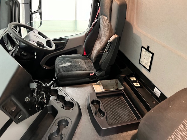 Mercedes Antos 1827 Day Cab Fridge Box