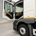Mercedes Actros 1824 Sleeper Cab Curtainsider - thumbnail