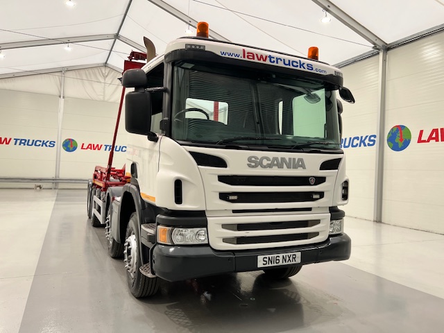 Scania P370 8×4 Rest Cab Hookloader Manual