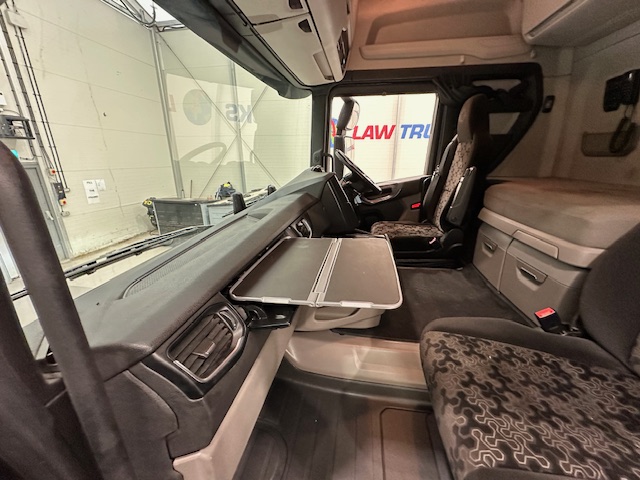Scania R450 6×2 Midlift Highline Tractor Unit