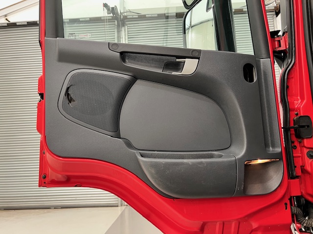 Scania P410 8×4 Day Cab Hookloader Manual