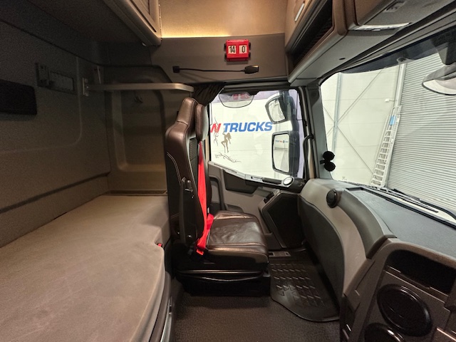 Renault T480 High 4×2 Tractor Unit