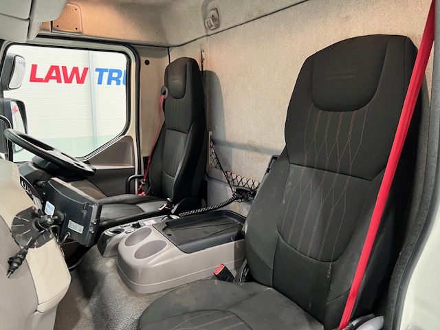 DAF LF 230 4×2 Day Cab Fridge Box