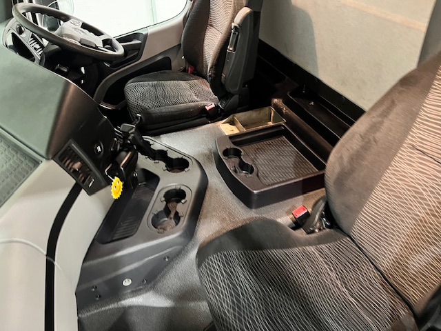 Mercedes Antos 1827 Day Cab Fridge Box