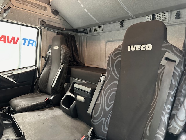 Iveco Stralis 360 6×2 Rear Steer Curtainsider