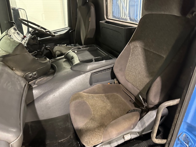 Scania P94 230 4×2 Day Cab Skip Loader
