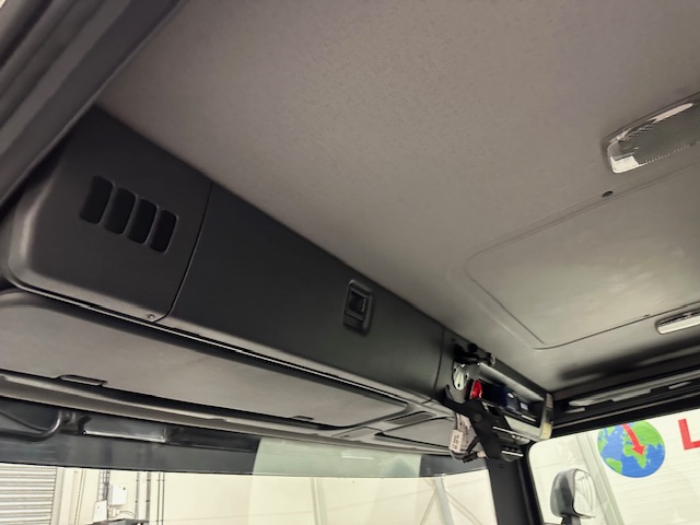 Scania P280 6×2 Rear Lift Day Cab Fridge Box