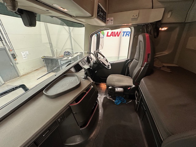 Volvo FH 500 6×2 Midlift Tractor Unit