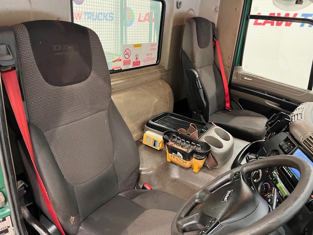 DAF CF75 310 6×2 Day Cab Dropside Crane