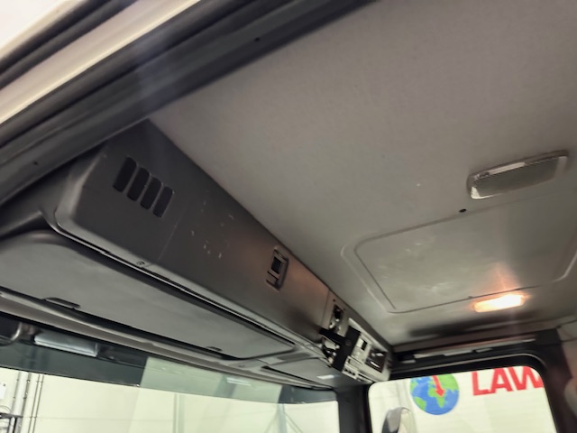 Scania P280 6×2 Rear Lift Day Cab Fridge Box