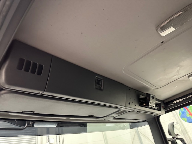 Scania P280 6×2 Rear Lift Day Cab Fridge Box