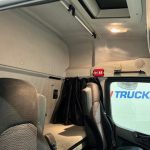 Mercedes Actros 2533 6×2 Sleeper Cab Curtainsider - thumbnail