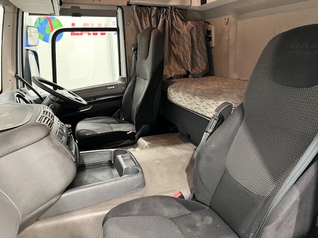 DAF CF 400 4×2 Sleeper Cab Tractor Unit