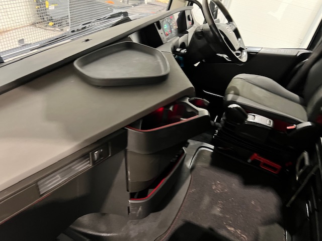 Volvo FH 500 6×2 Midlift Tractor Unit Safari Edition