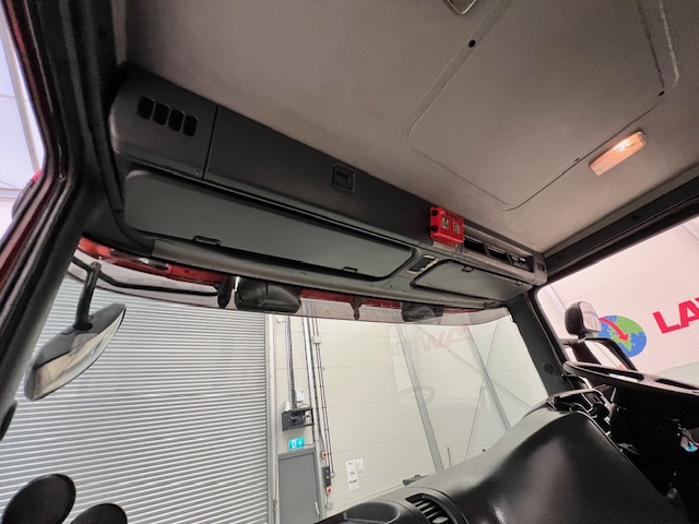 Scania P380 8×4 Day Cab Hookloader Manual