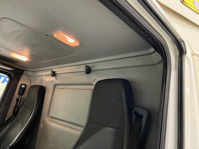 Scania P280 6×2 Rear Lift Day Cab Fridge Box Manual