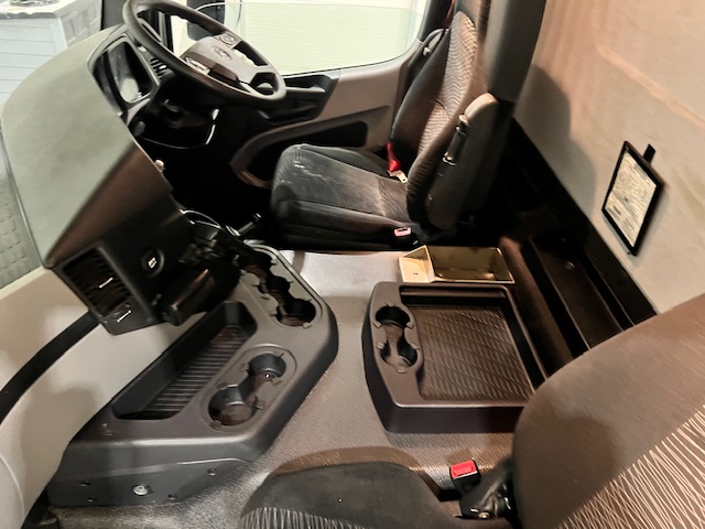 Mercedes Antos 1827 Day Cab Fridge Box