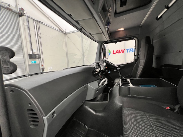Mercedes Axor 1824 Day Cab Box Van