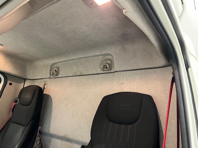 DAF LF 230 4×2 Day Cab Fridge Box