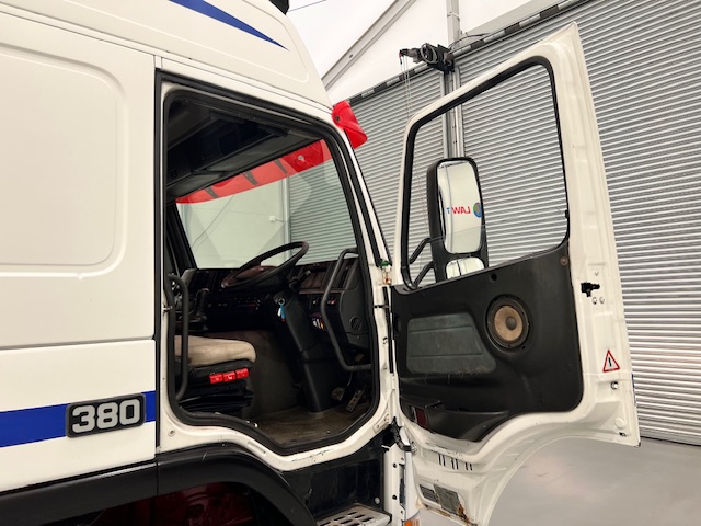 Volvo FM12 380 6×2 Midlift Tractor Unit Manual