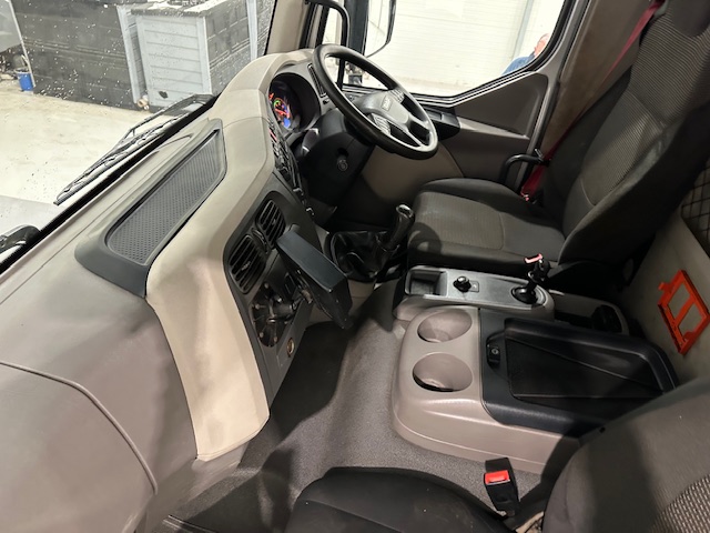 DAF LF 220 Day Cab Skip Loader