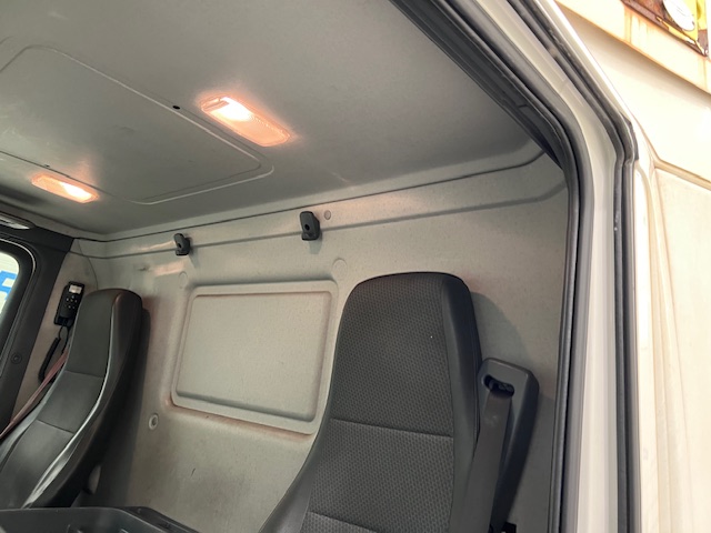 Scania P280 6×2 Rear Lift Day Cab Fridge Box