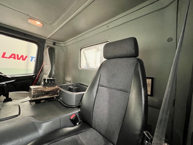 Scania P380 8×4 Day Cab Hookloader Manual
