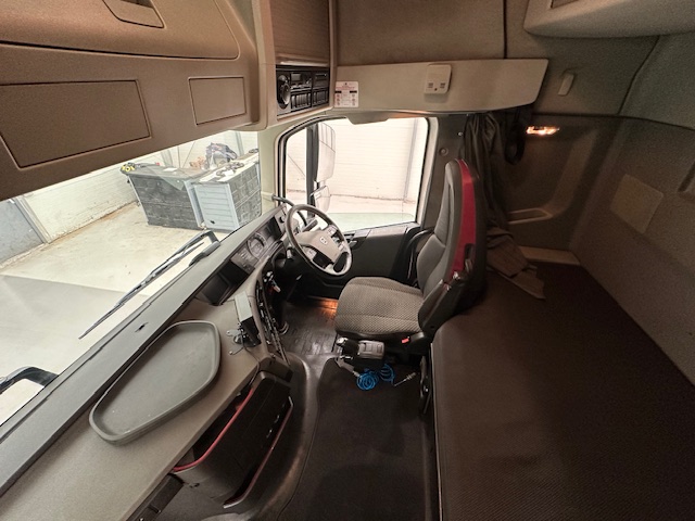 Volvo FH 500 6×2 Midlift Tractor Unit