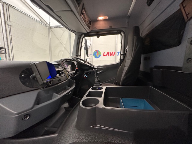 Mercedes Axor 1824 Day Cab Fridge Box