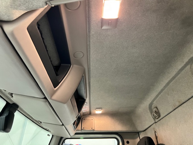 DAF LF 230 4×2 Day Cab Fridge Box