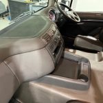 DAF CF 250 4×2 Sleeper Cab Curtainsider - thumbnail